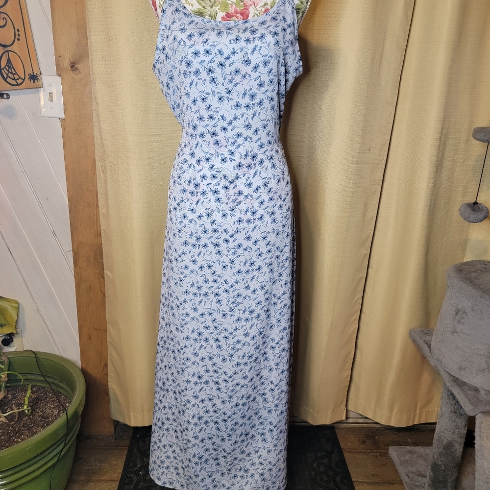 M Collection 90s flower dress, size 13/14, blue